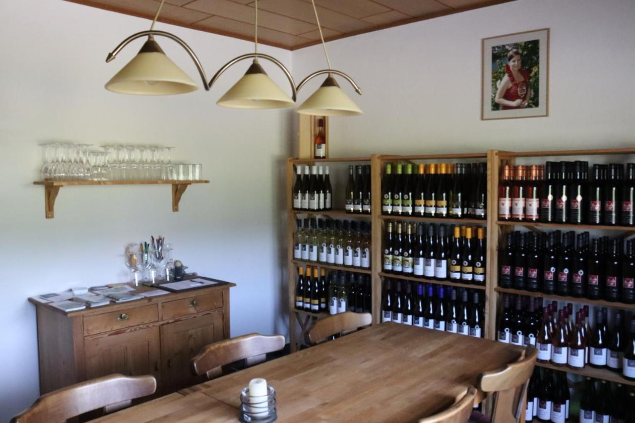 Weingut Und Gaestehaus Wolfgang Beth Kinheim Exterior foto